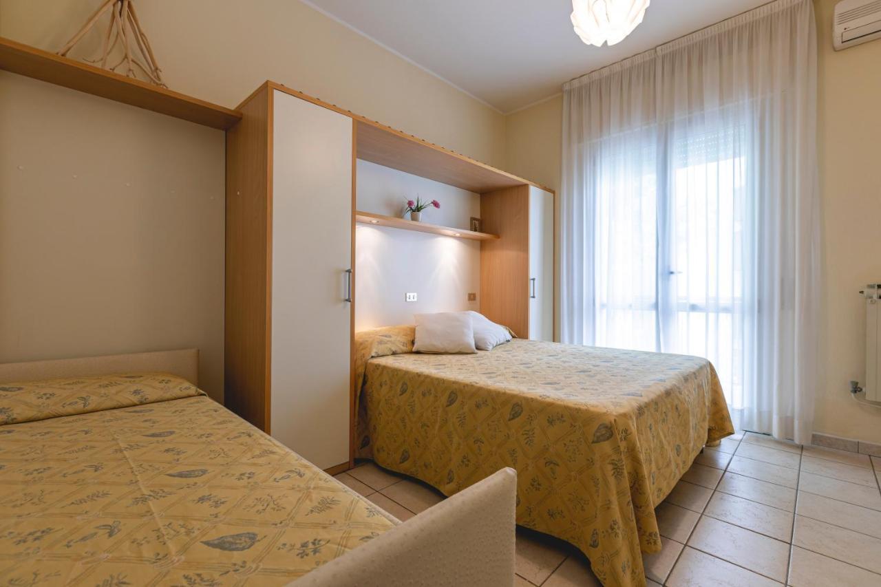 Hotel Loretta & Dependance Червия Экстерьер фото